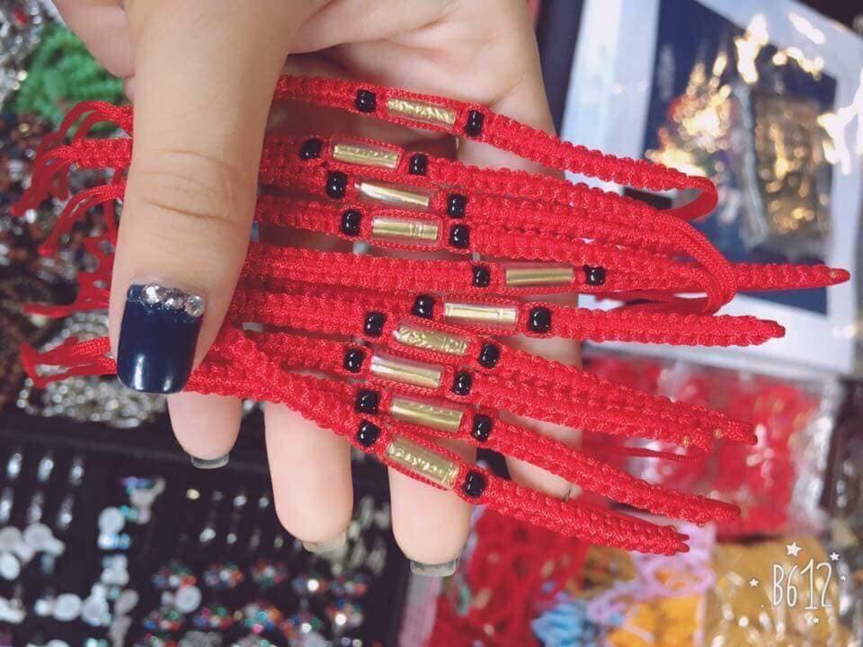 Vòng tay chỉ đỏ mắn thái lan