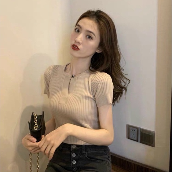 Áo Croptop Basic dễ phối đồ , chất len gân tạo form dáng A02