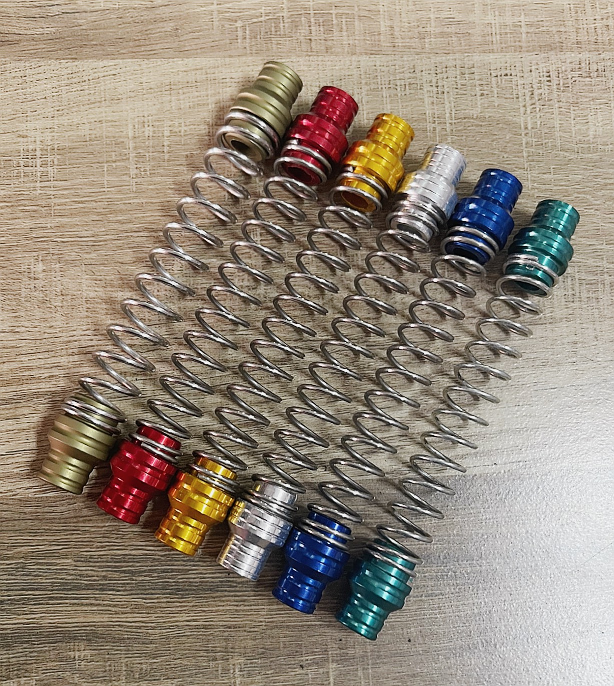 [HCM]Lò Xo Đũa Thắng Dành Cho Dòng Xe Số Và Tay Ga [ Nhiều Màu ]