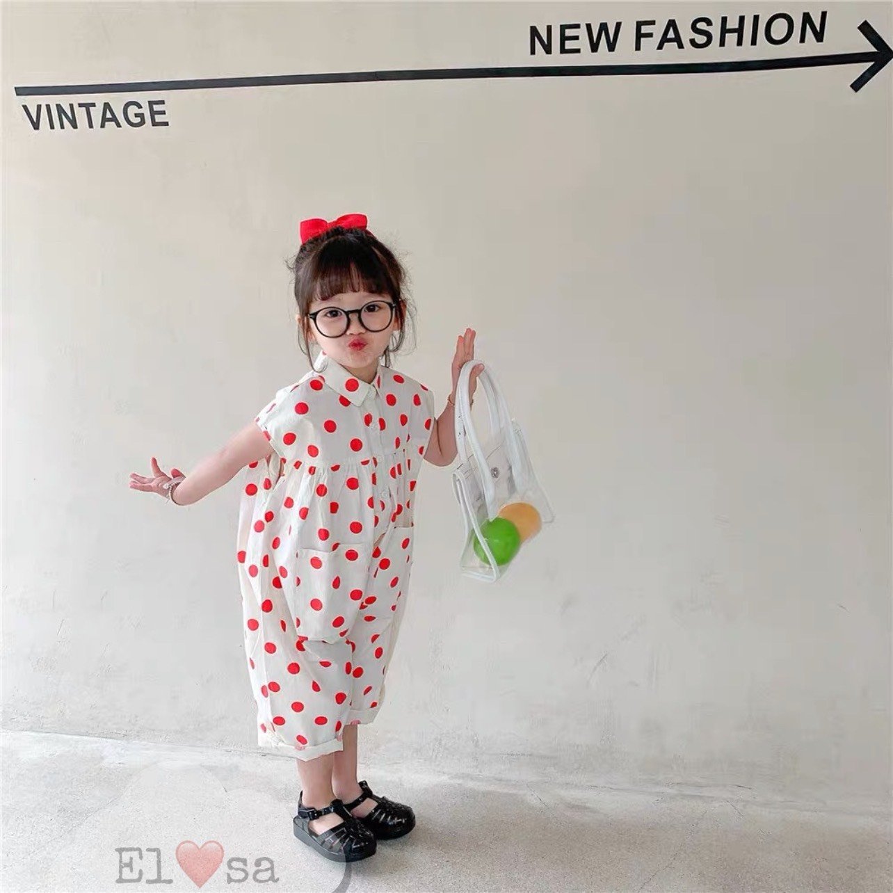 Jum bé gái họa tiết chấm bi siêu xinh