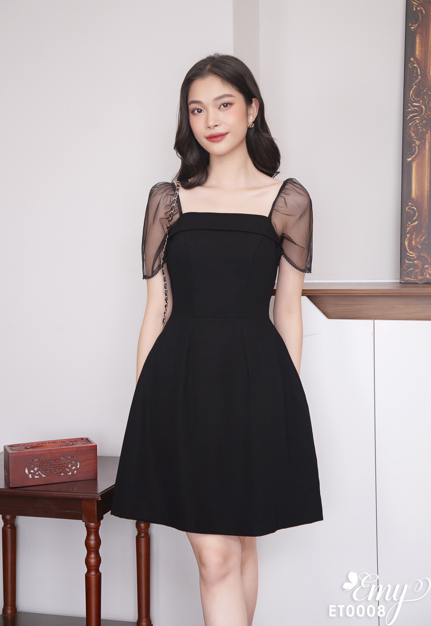 Đầm EMY ET0008 Xoè Đen Tay Lưới