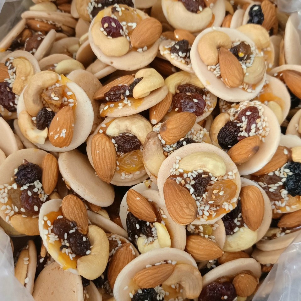 500g Bánh Đồng Tiền Mix Vị: Hạt Điều, Hạnh Nhân, Nho, Mè - Đồ Ăn Vặt - Ăn Vặt - Bách hoá online -Uy Tín