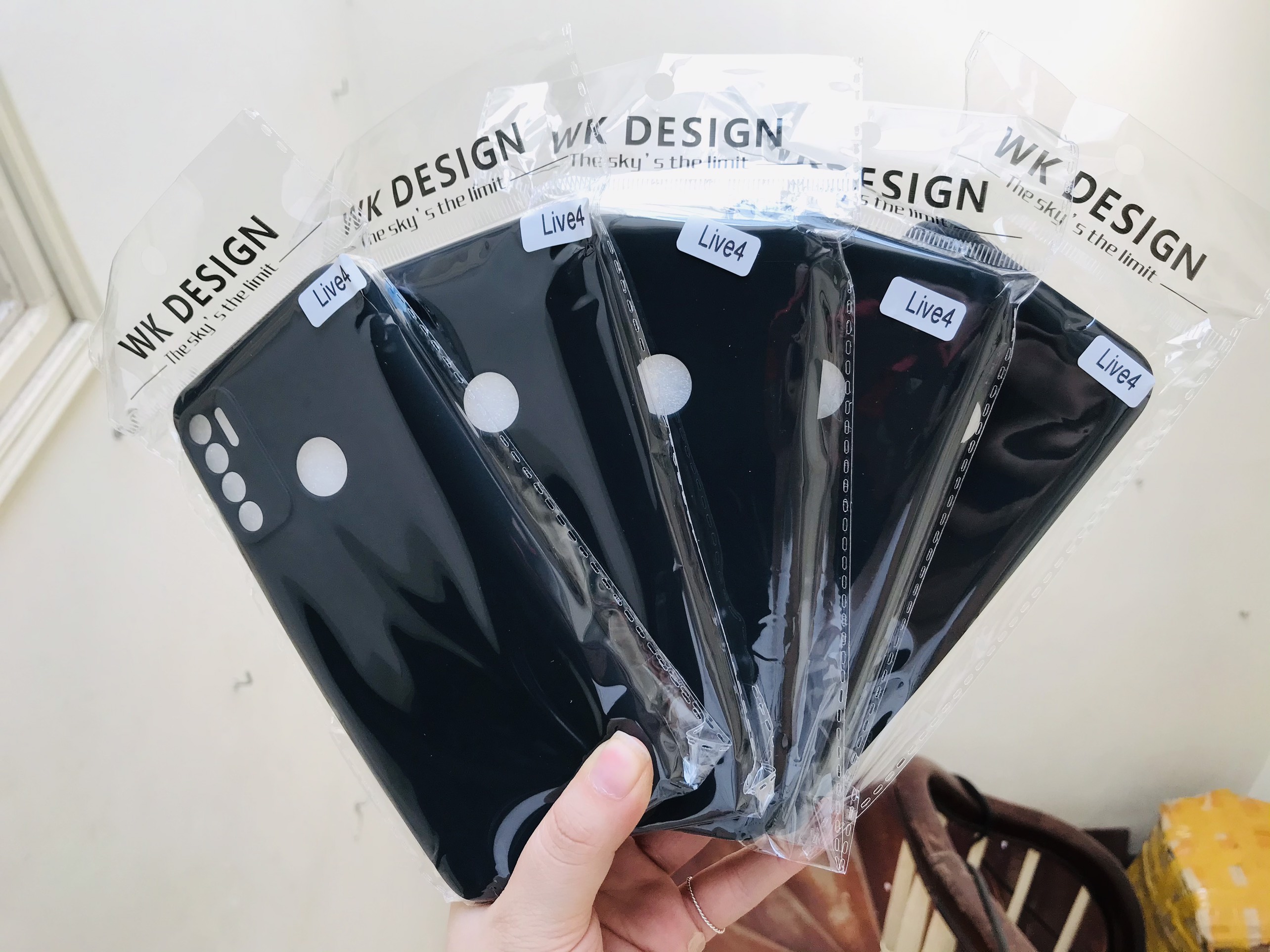 Ốp dẻo đen loại chống bẩn cho VSMART LIVE 4