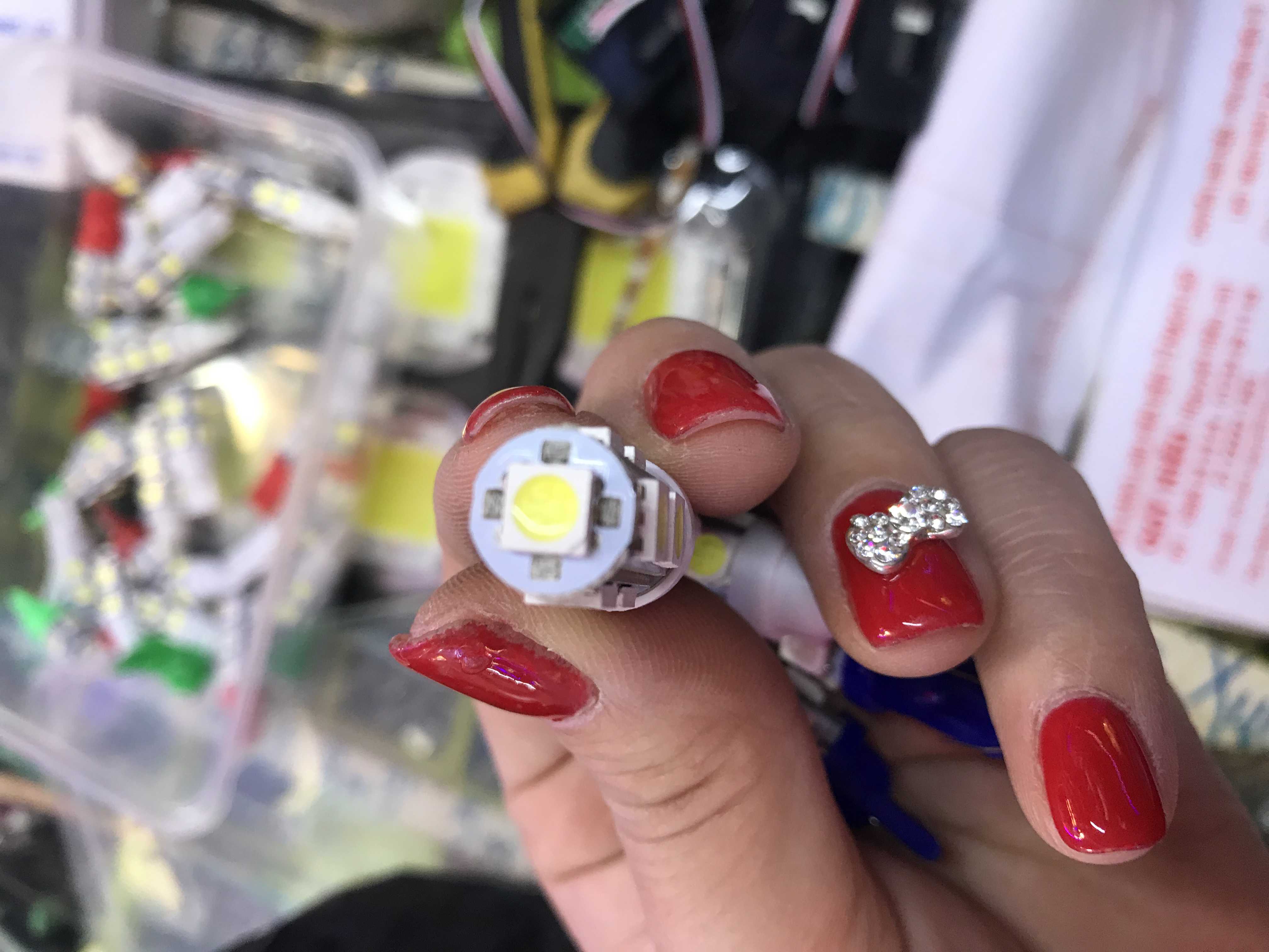 2 chiếc bóng led xe máy 2 tầng bóng - 2chiecbongledxemay2tangbong