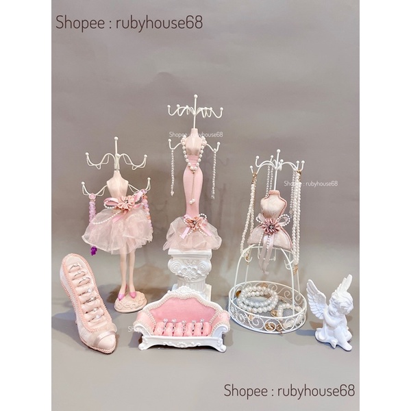 Giá treo trang sức búp bê decor shop