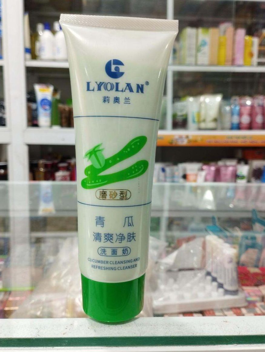 Sữa rửa mặt Lyolan 120gr (sữa bò - dưa leo)