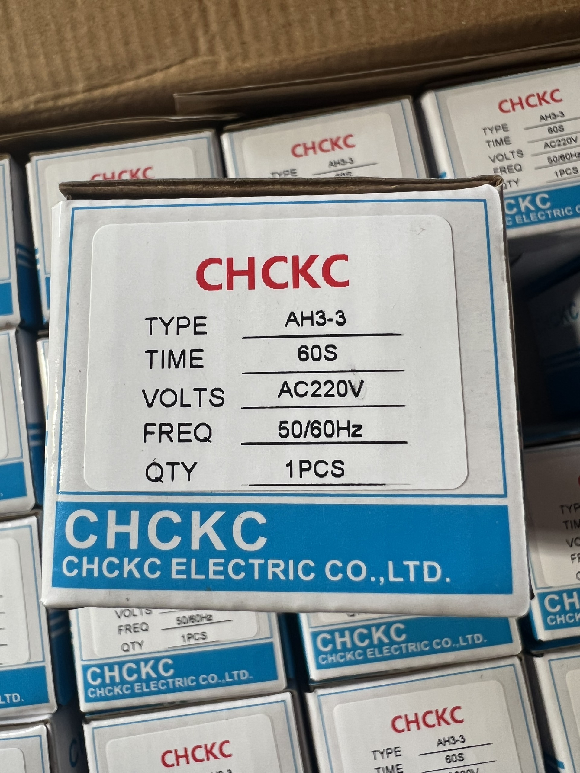 Timer đơn AH3-3 220VAC có kèm chân đế 8 chân tròn