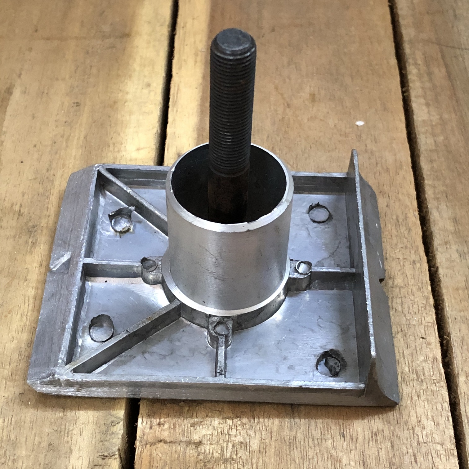 (Front Base) Đế trước máy bào gỗ 82mm có cọc ren 9mm