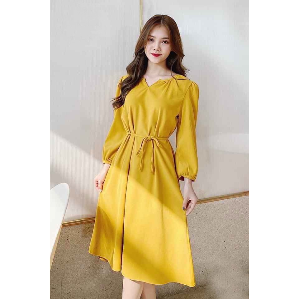 Đầm suông vàng tay dài