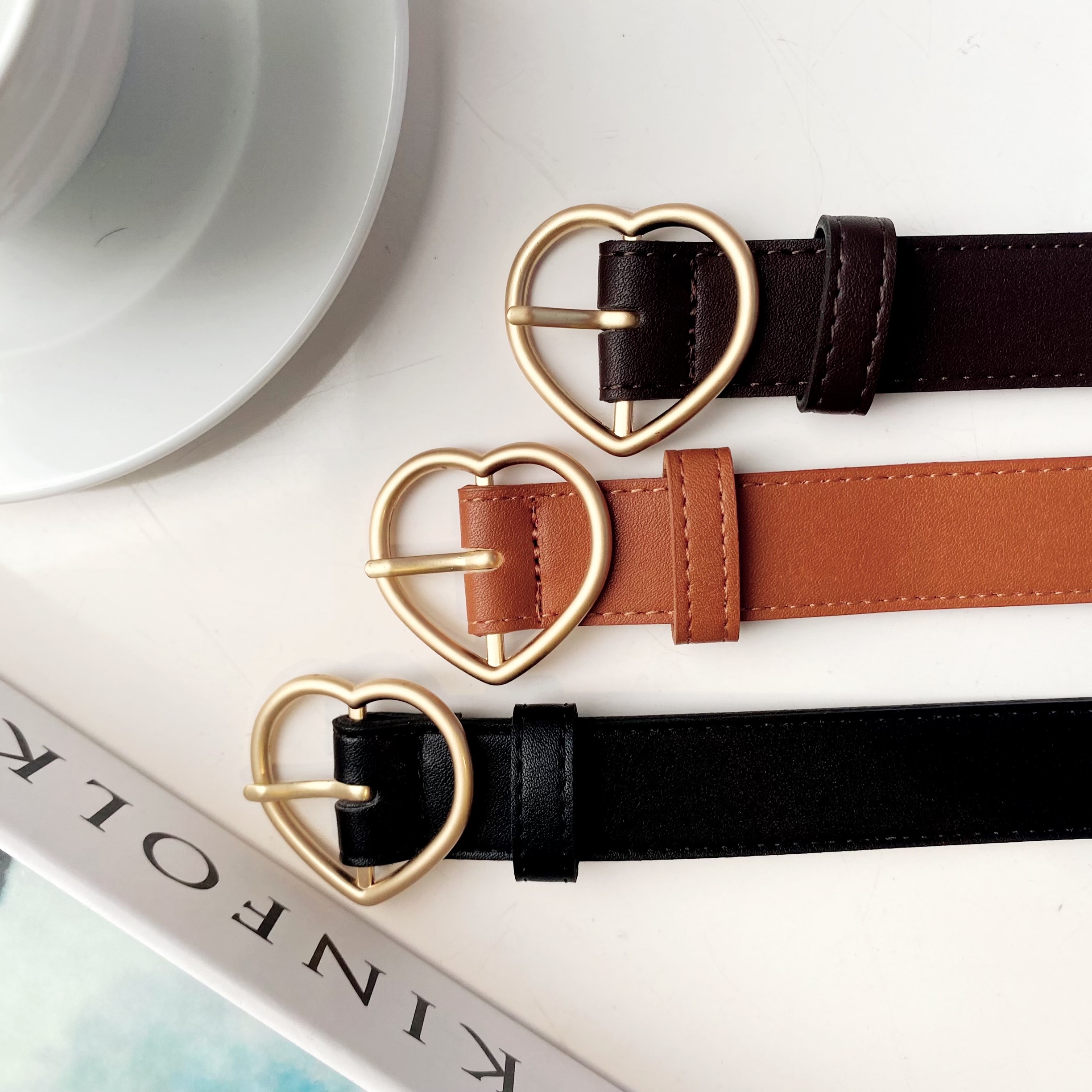 Dây nịt nữ bản to trái tim Modleaf Heart belt Hàn Quốc