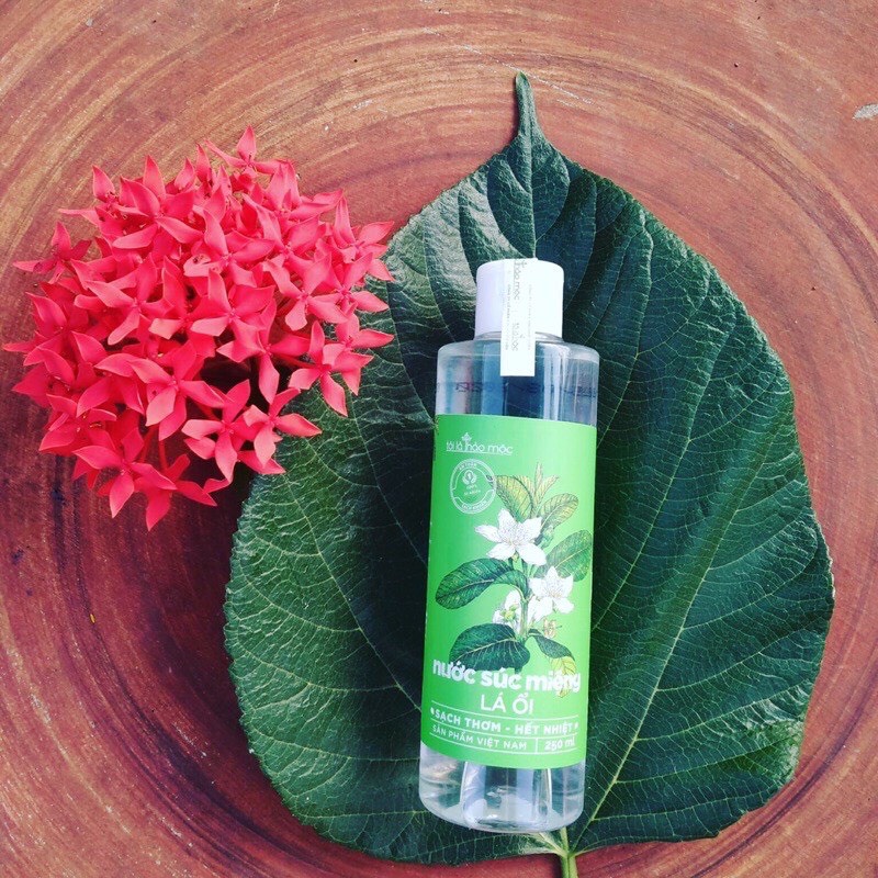 Nước súc miệng Lá Ổi 250ml  - (Tôi Là Thảo Mộc)