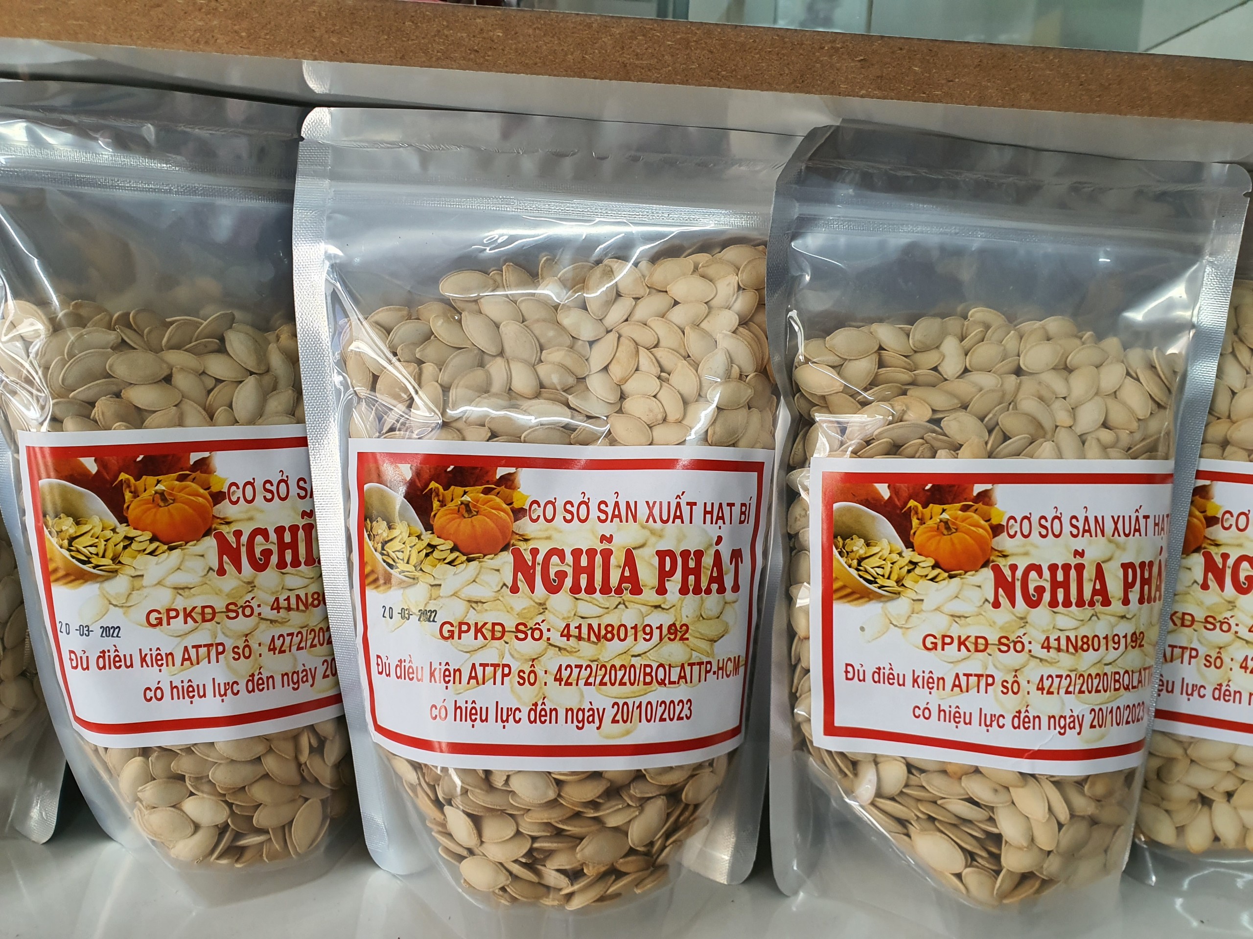 Hạt bí rang muối Việt Nam cao cấp hiệu NGHĨA PHÁT