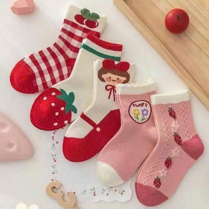 sét 5 đôi tất, vớ cho bé gái dâu đỏ dễ thương