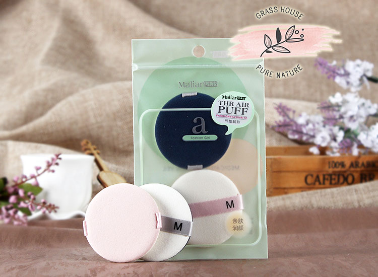 Bông mút dặm phấn phủ kê tay khi makeup Manila