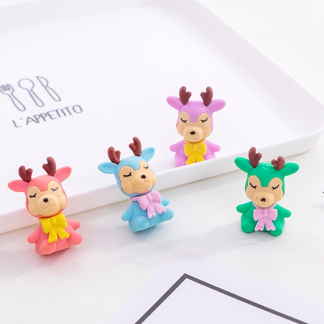 1 cái gôm tẩy chì tuần lộc