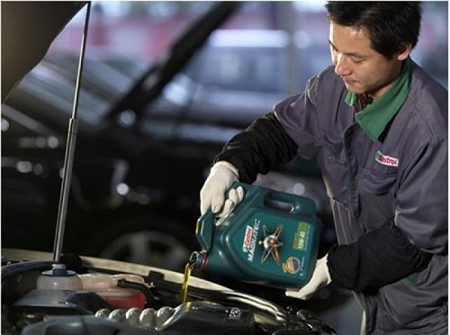 Dầu nhớt xe ô tô cao cấp Castrol GTX 20W-50 can 4L