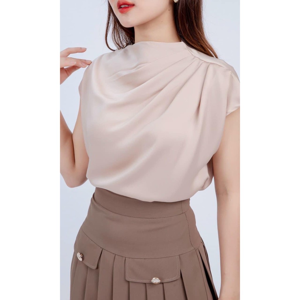 Áo sơ mi lụa xếp ly vai đính cúc cộc tay - áo sơ mi công sở nữ