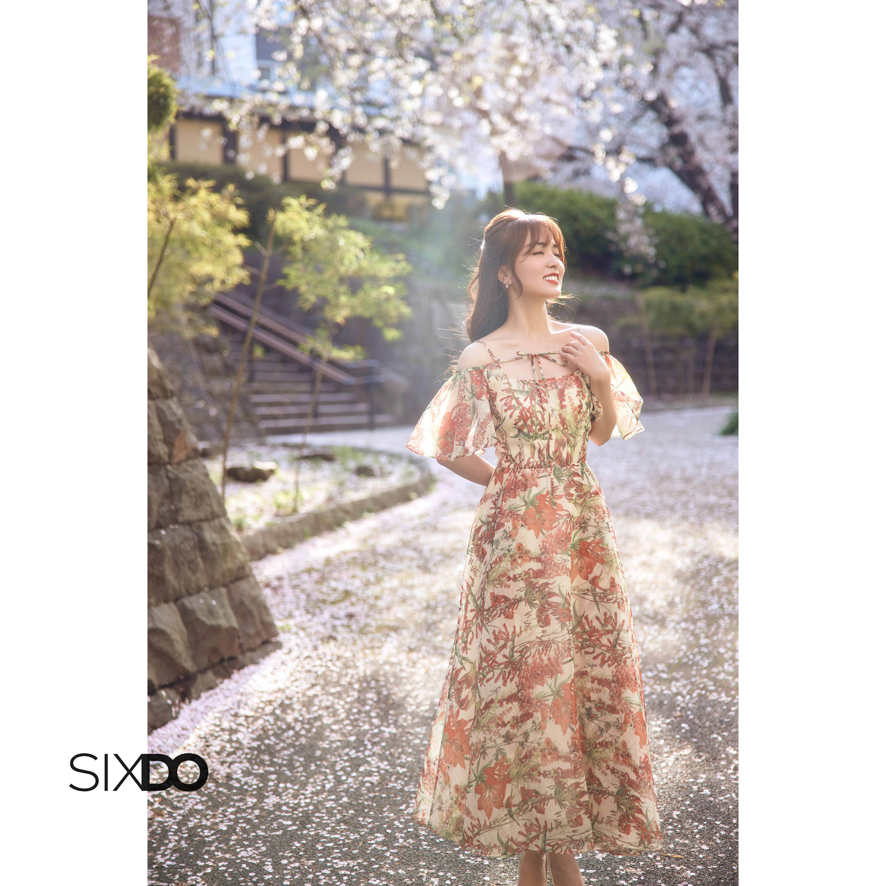 Đầm tơ hoa trễ vai sixdo