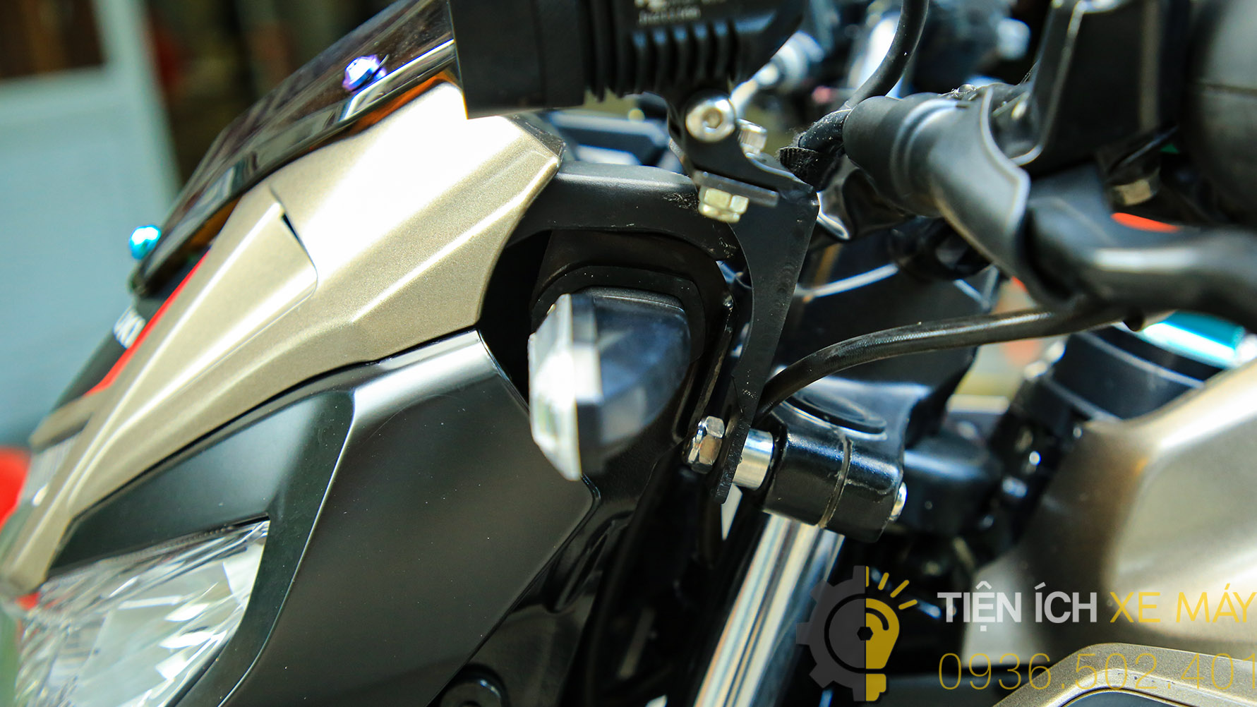 [HCM]Pát gắn đèn trợ sáng dành cho Suzuki Bandit