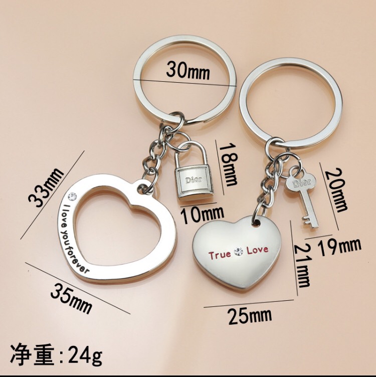 Móc khóa đôi hình tim, biểu tượng tình yêu đôi lứa