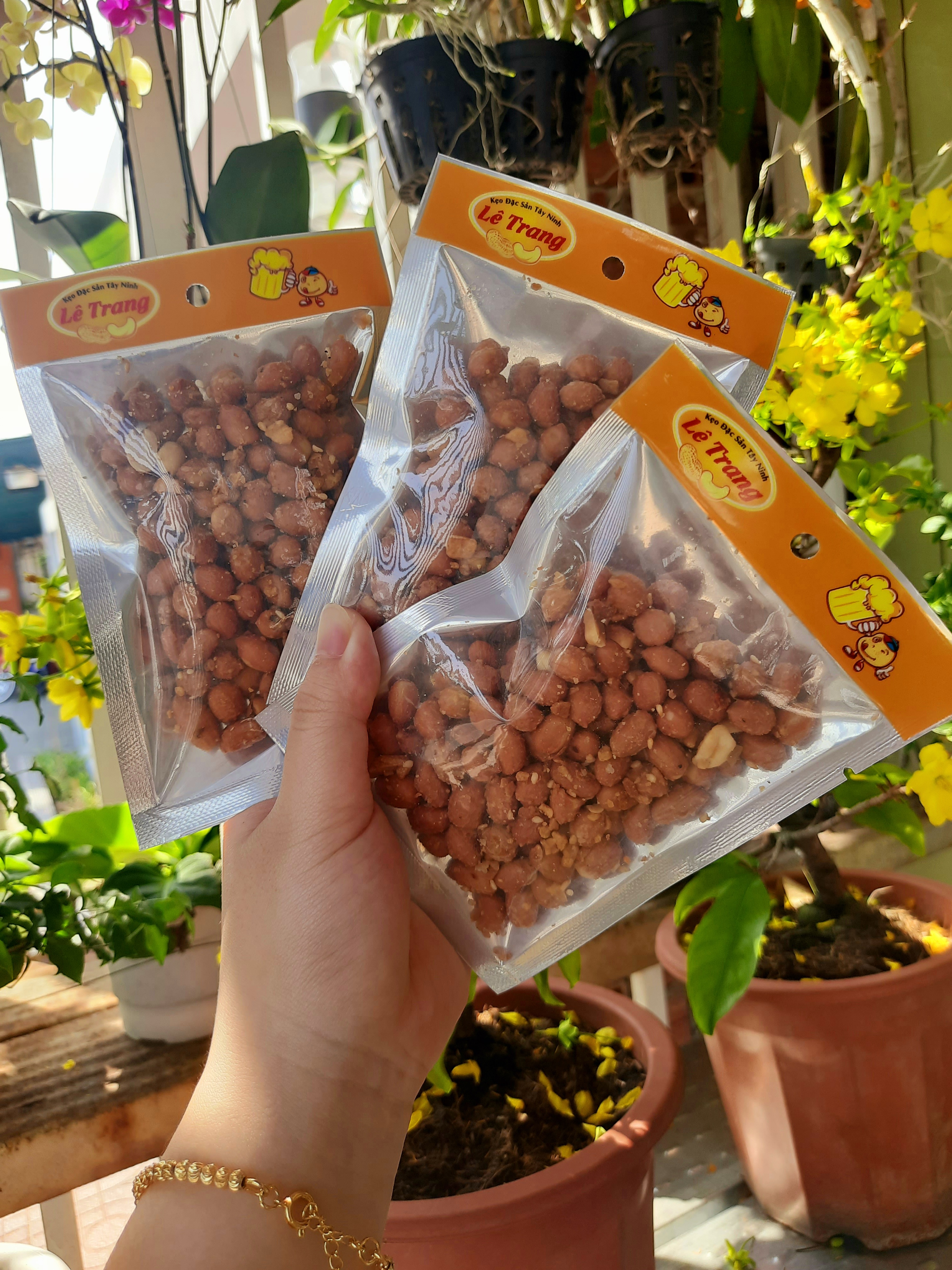 Đậu phộng rang muối tỏi ớt Lê Trang