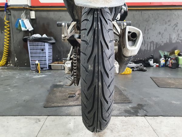 Vỏ xe Dunlop 110/70-17 gai GT601 (030005)