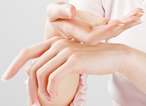 Kem dưỡng da tay balea 100ml - hương cúc