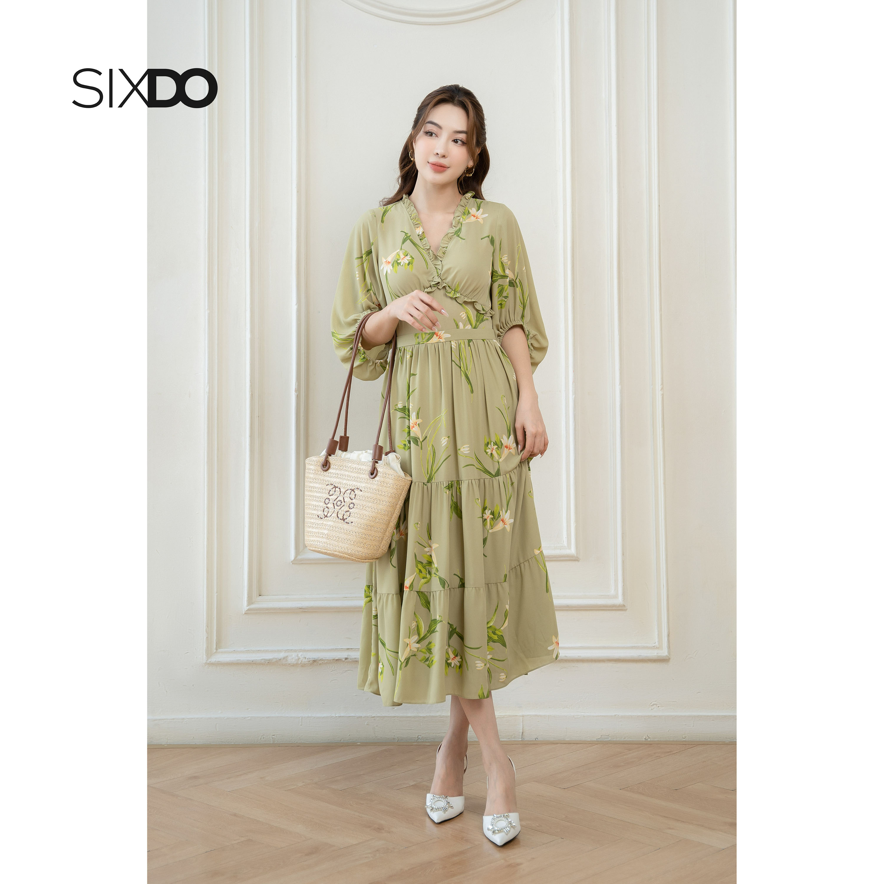 Đầm hoa chiffon cổ V phối bèo SIXDO (Floral Midi Chiffon Dress)