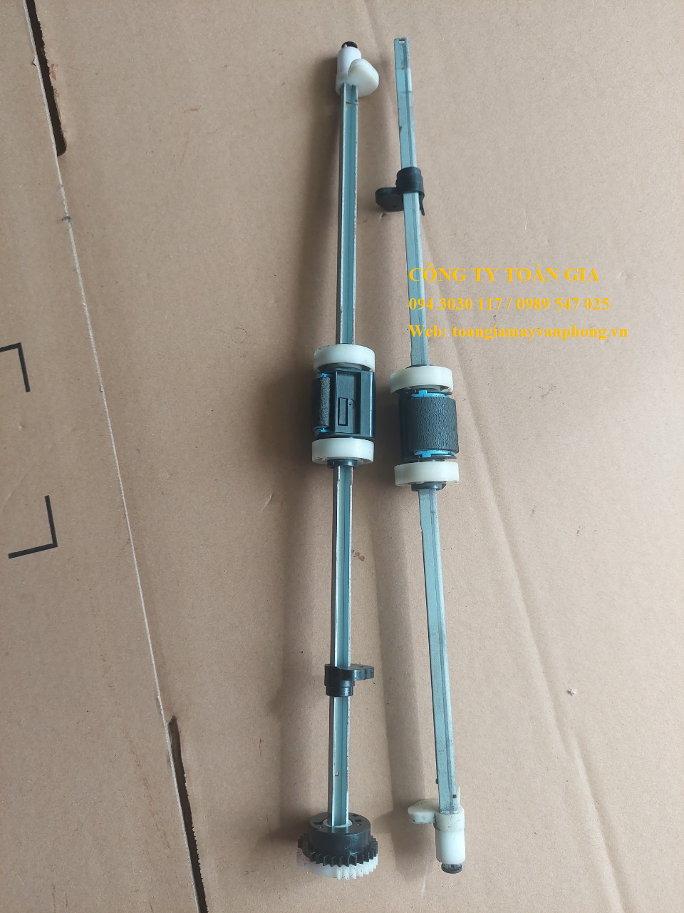 Trục cuốn giấy khay tay HP 5200 (bóc máy)