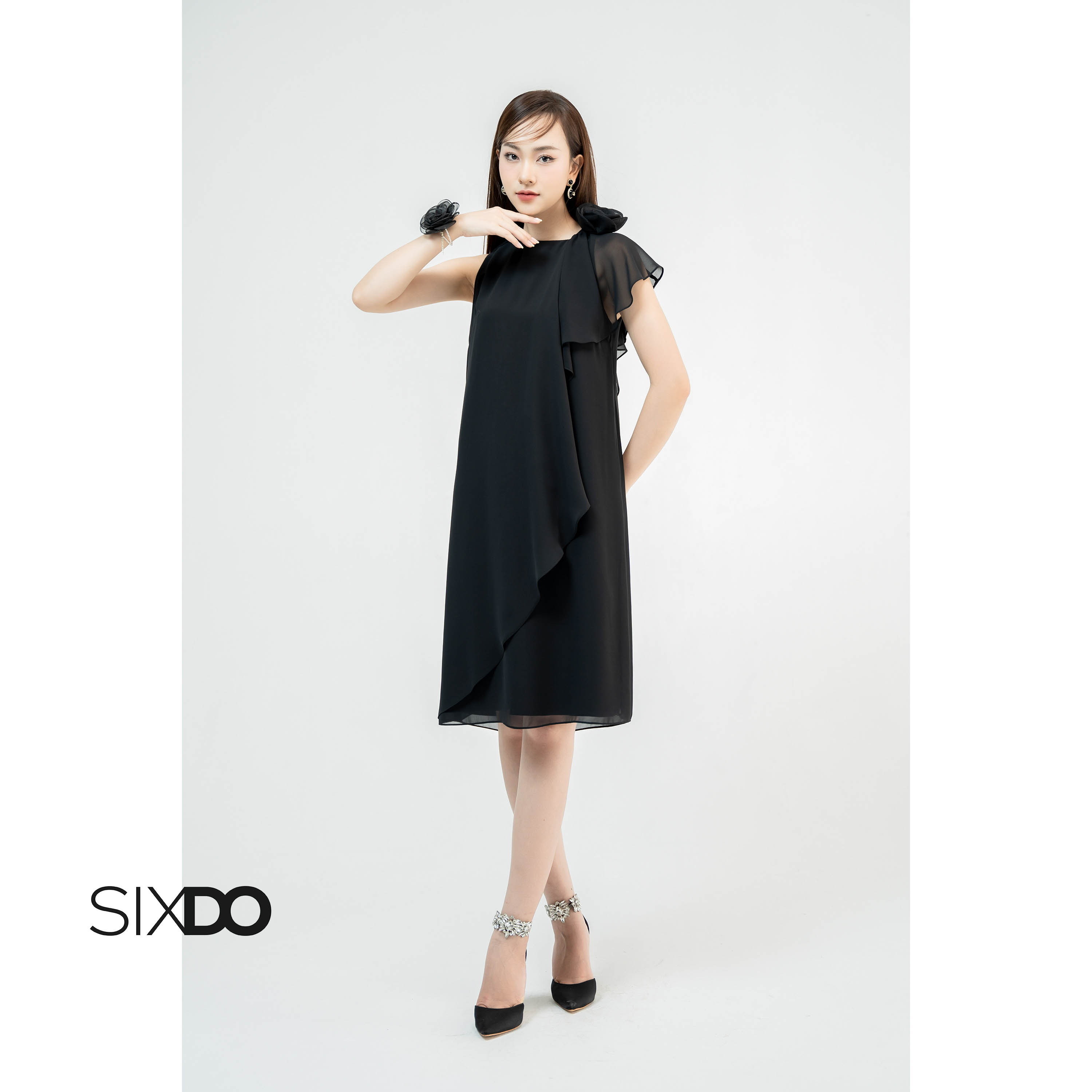 Đầm voan dáng suông SIXDO (Black Round Neck Midi Voile Dress)