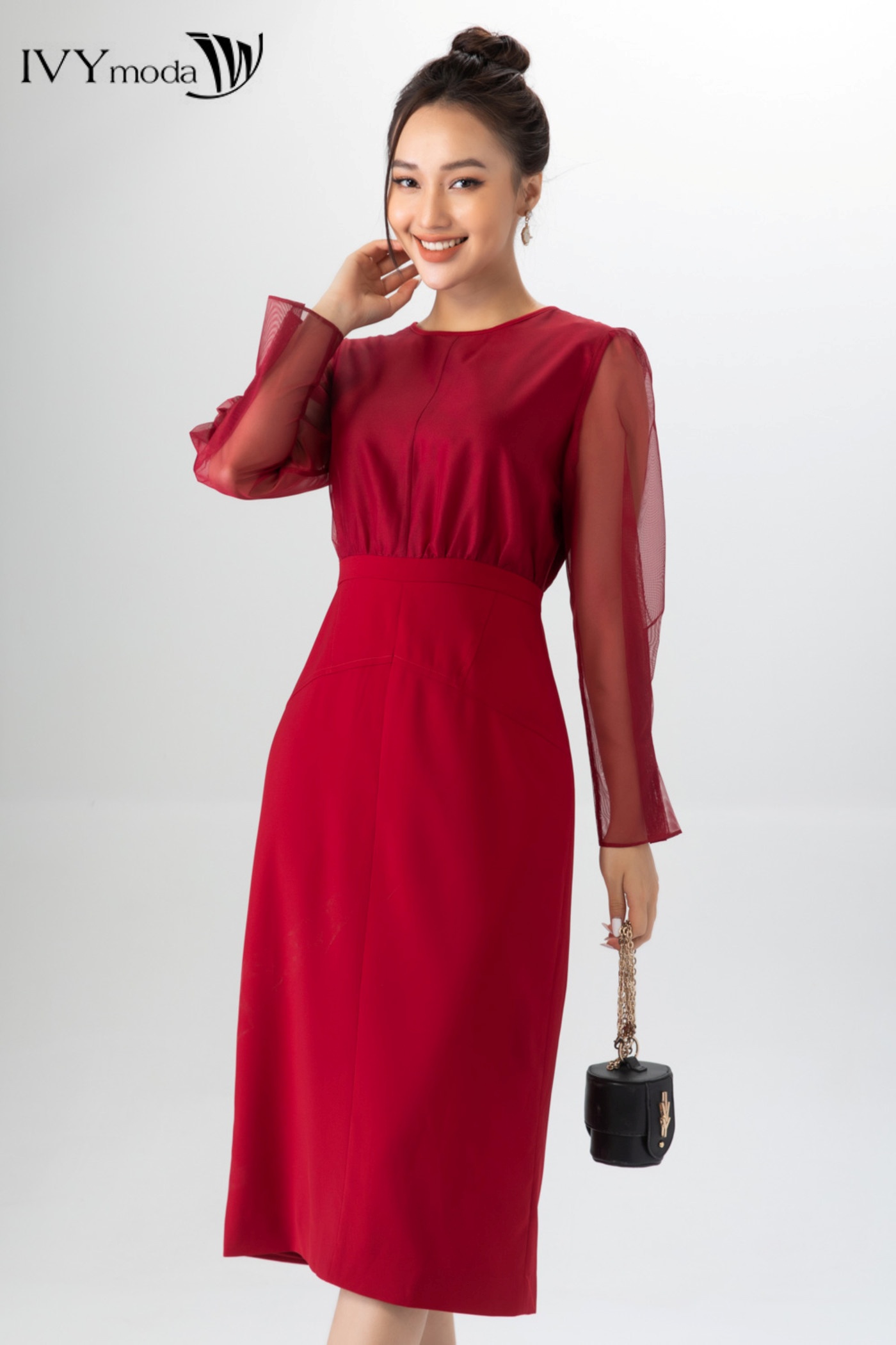 Đầm ôm tay dài cổ tròn IVY moda MS 48M7084