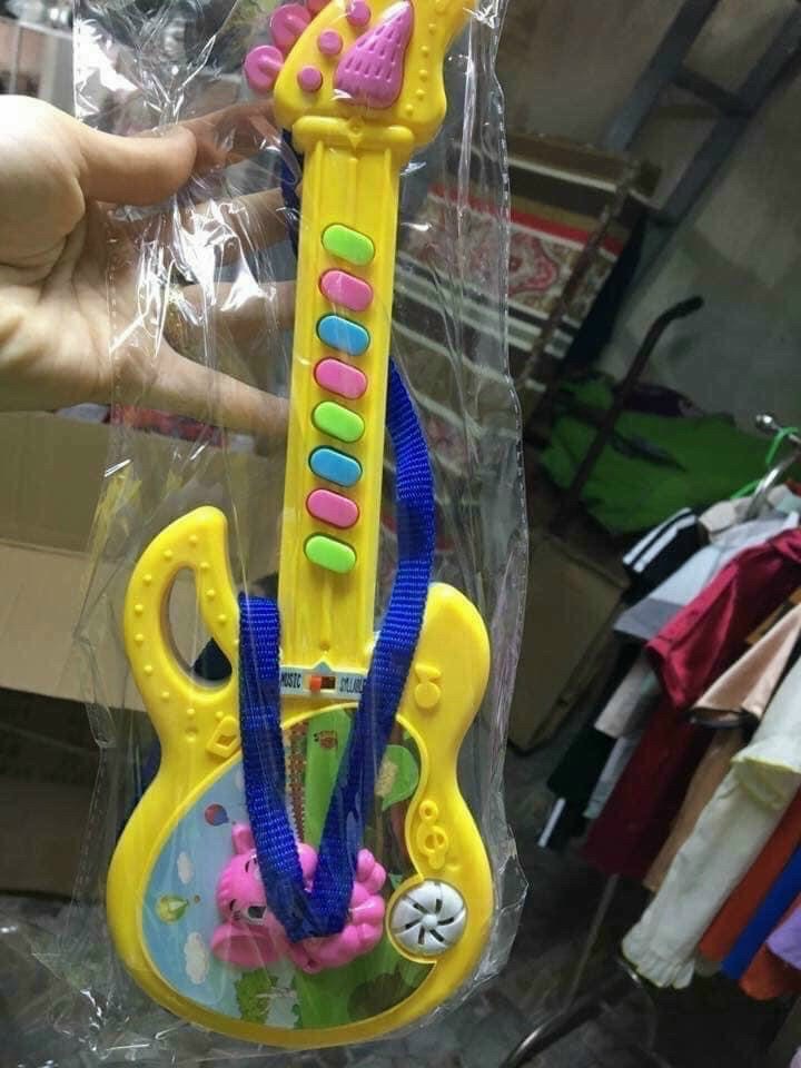 Đồ chơi đàn ghi ta phát nhạc cho bé