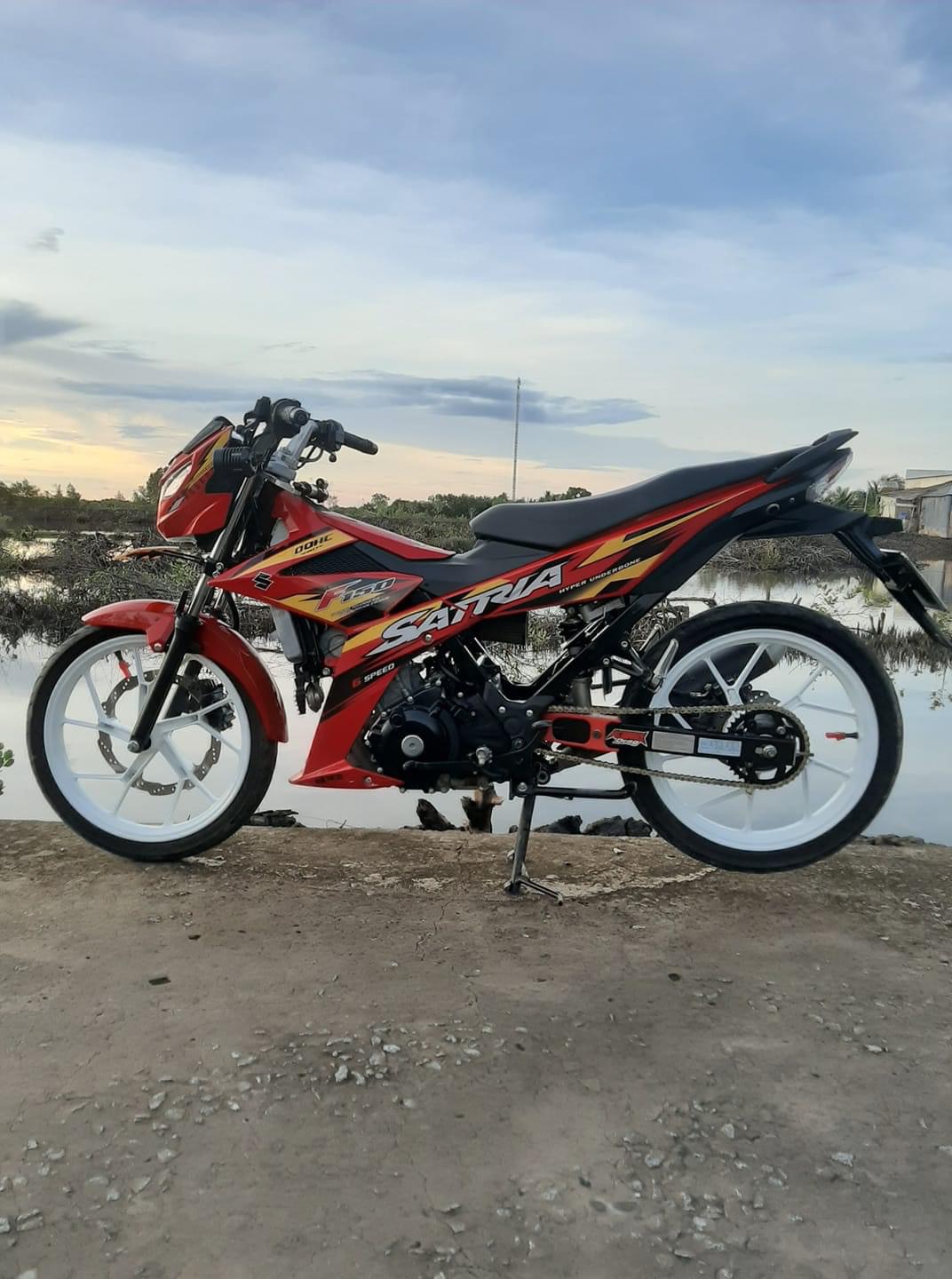 Tem rời Satria Fi dán xe đỏtem