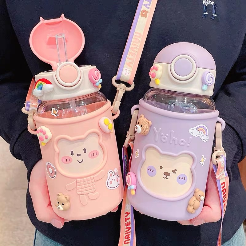 Bình nhựa Cute Cho Bé 600ML + Dây Đeo + Ticker