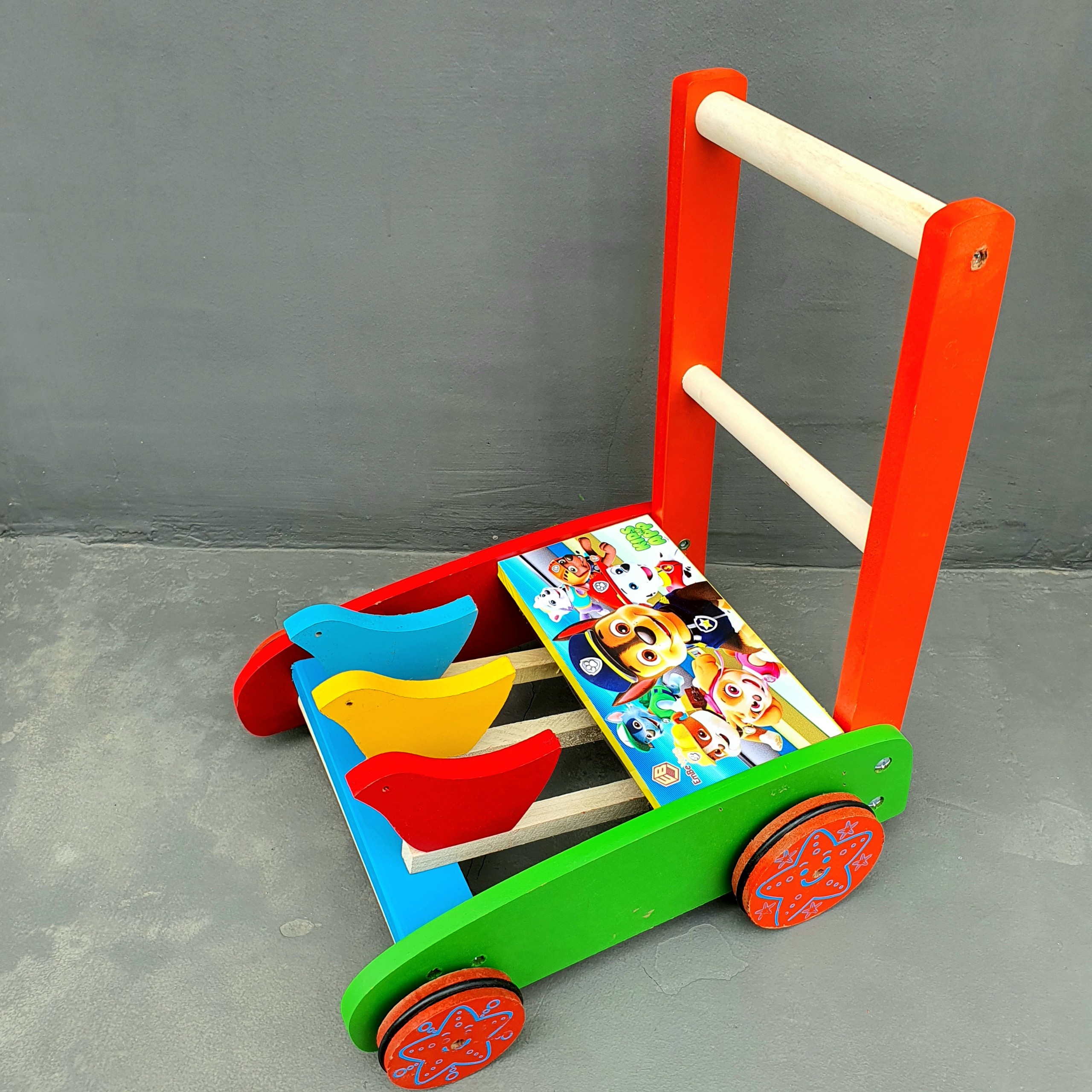 Xe tập đi gỗ - xe gà tập đi hình con gà cho bé