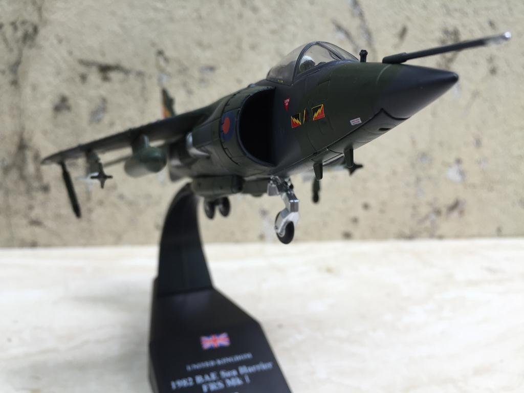 [HCM]Máy bay Tiêm kích  BAE Sea Harrier II 1/72