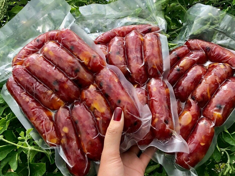 [Ship toàn quốc] [1kg] Lạp Xưởng Tươi Trứng Muối Cai Lậy Nhiều Nạc (2 túi 500g)