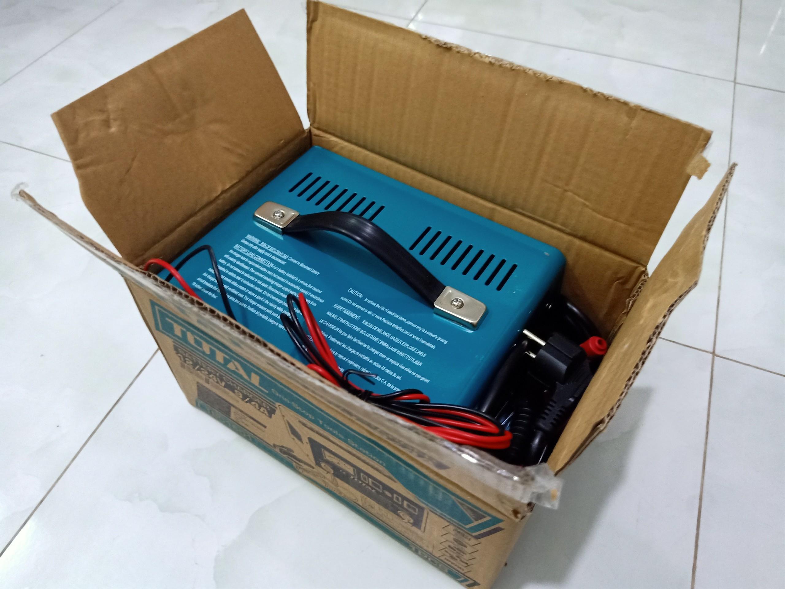 Máy sạc bình điện ắc quy Total TBC1601