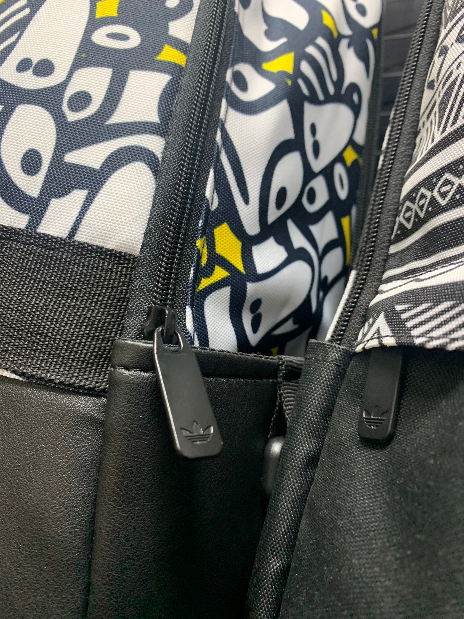 [HCM]✌️✌️BALO ADIDAS CLOVER HOẠ TIẾT CON MAAA ??.