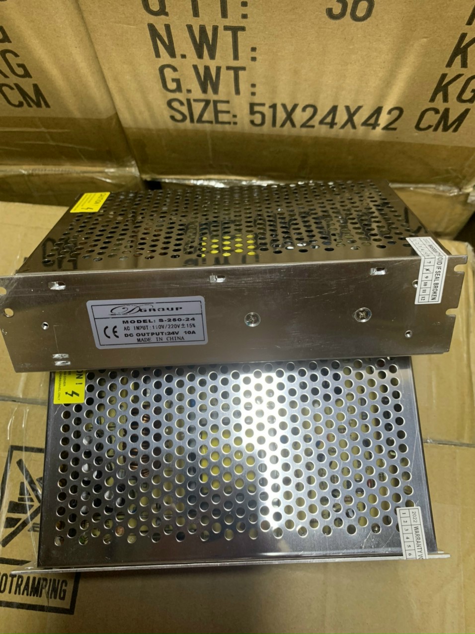 Nguồn tổ ong 24V 10A 240W