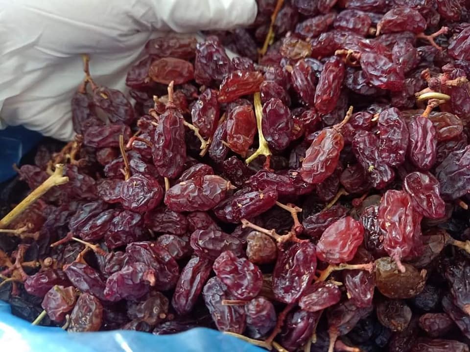 Nho khô cuống chua ngọt Chile (500g)