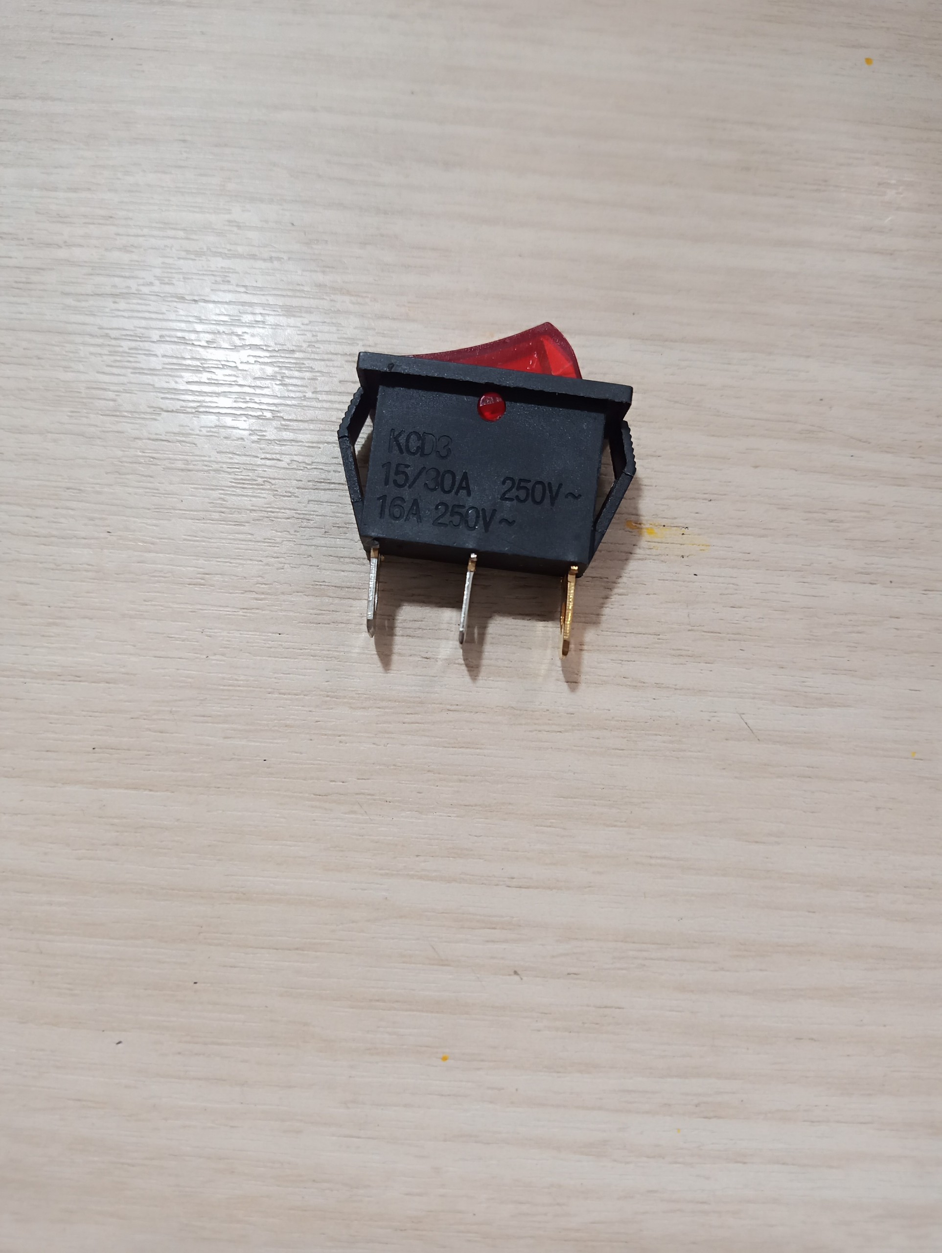 Công tắc bập bênh 3 chân có đèn báo 15A 250V KCD3