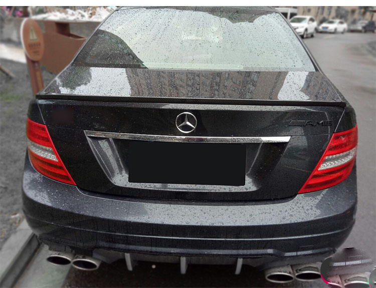 Đuôi cánh dáng thể thao 3d carbon