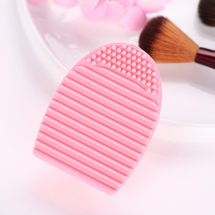 Dụng cụ vệ sinh cọ trang điểm