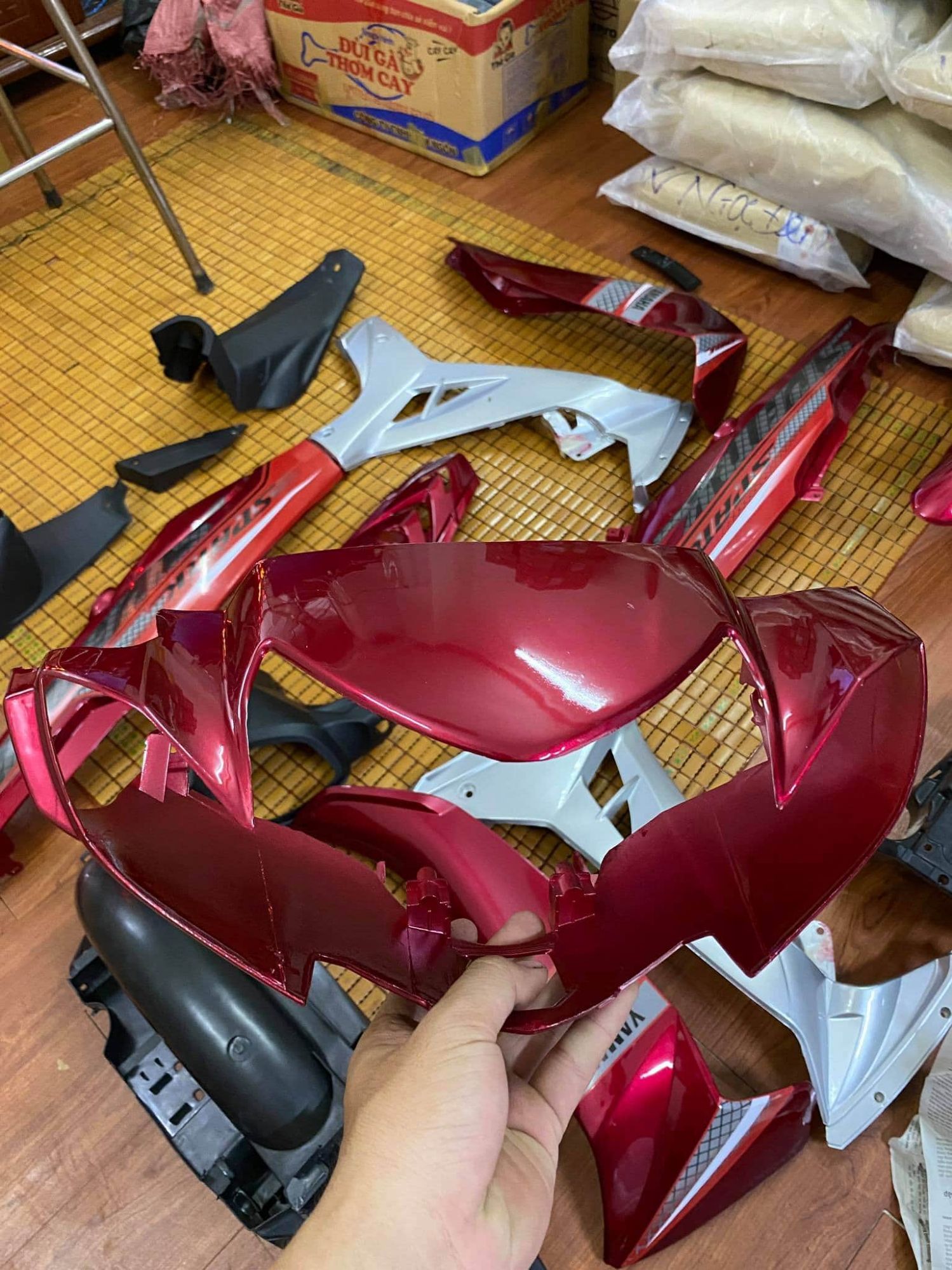 dàn áo sirius abs loại 1 đỏ kendy có tem sẵn