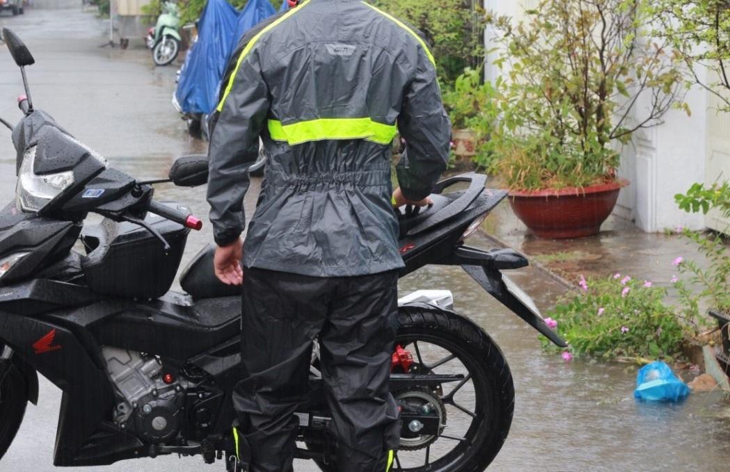 Bộ quần áo mưa givi CRS01