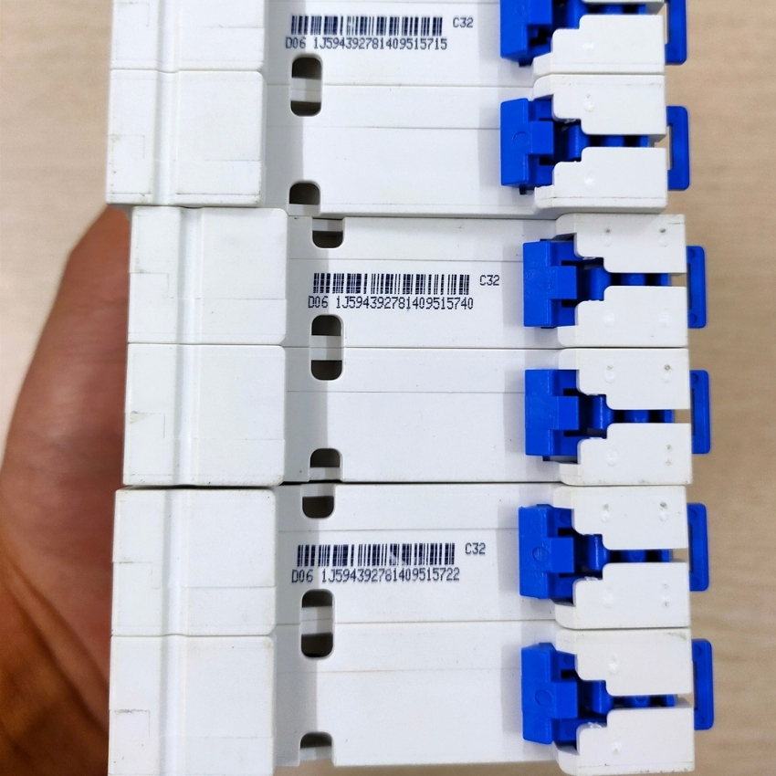 Attomat CHINT 2P32A NXB2-32