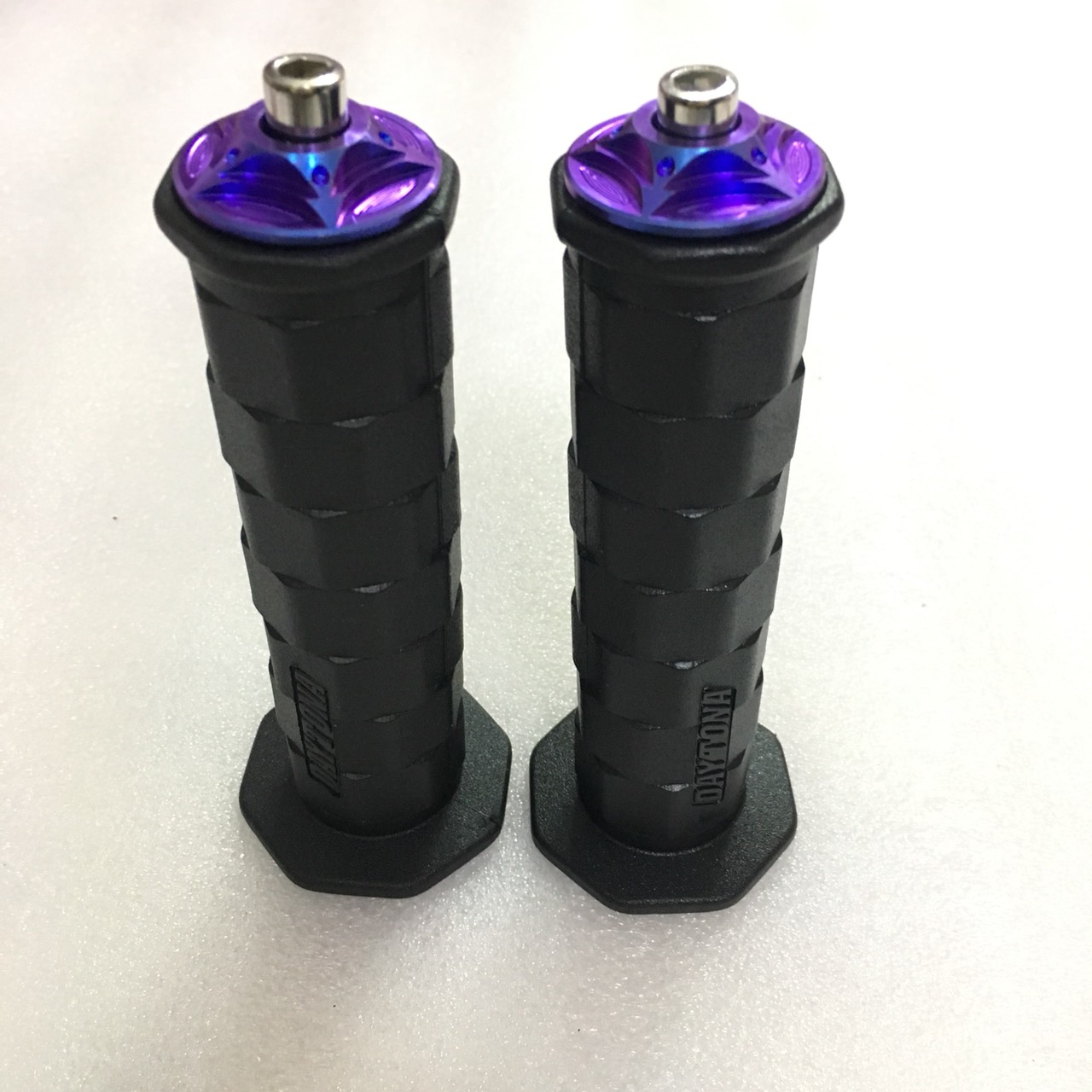 Bao Tay Daytona V1 và Gù Titan GR5