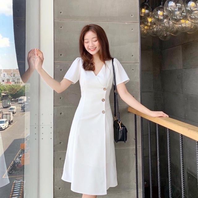 Đầm cổ chữ v, nút gỗ ms40