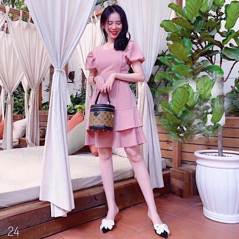 Đầm hồng tầng thắt eo